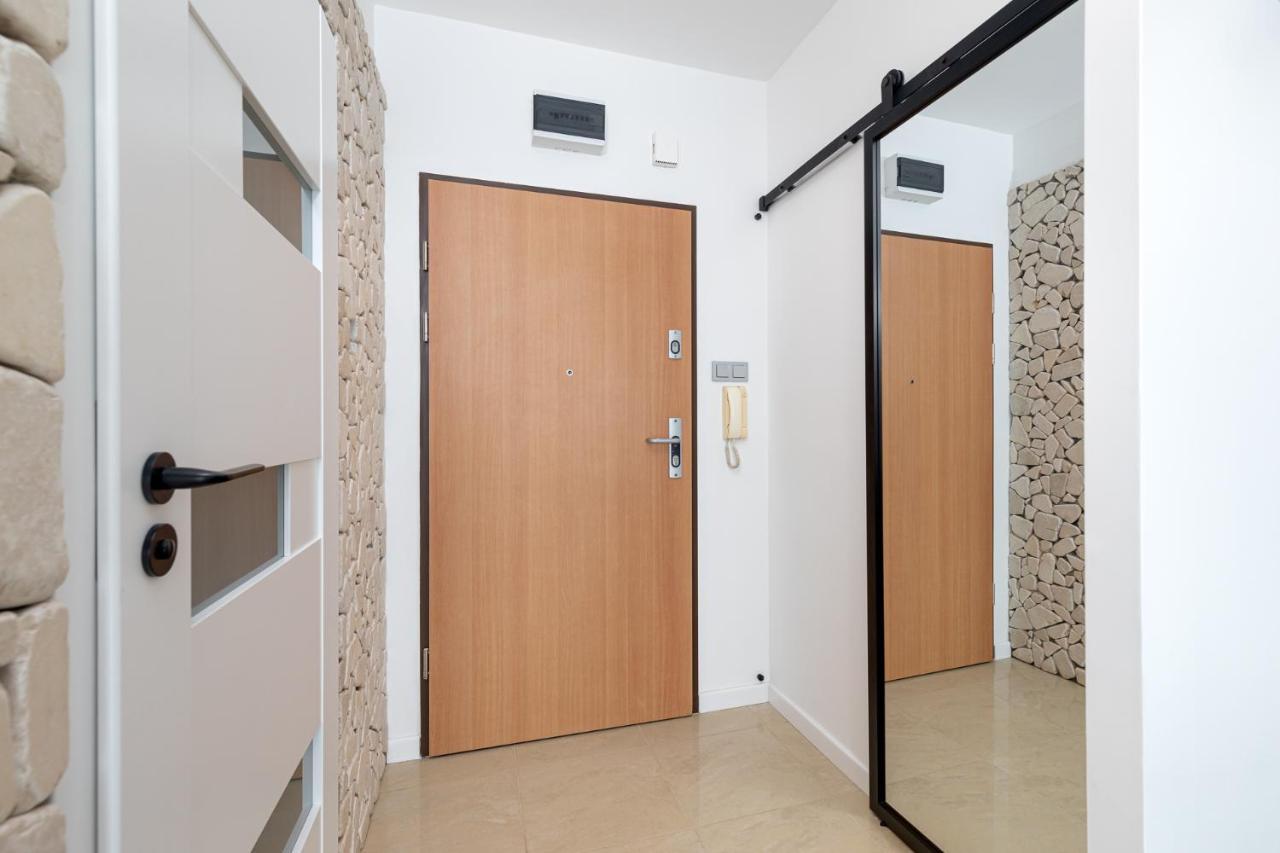 Sierpinskiego 1A - Studio With Balcony & Desk - Remote Work By Noclegi Renters Warsaw Exterior photo